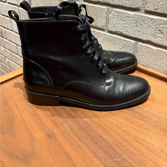 Sleek Black Lace-Up Women's Boots size 39 - Picture 3 of 9